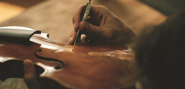 The place of the violin maker in the digital age